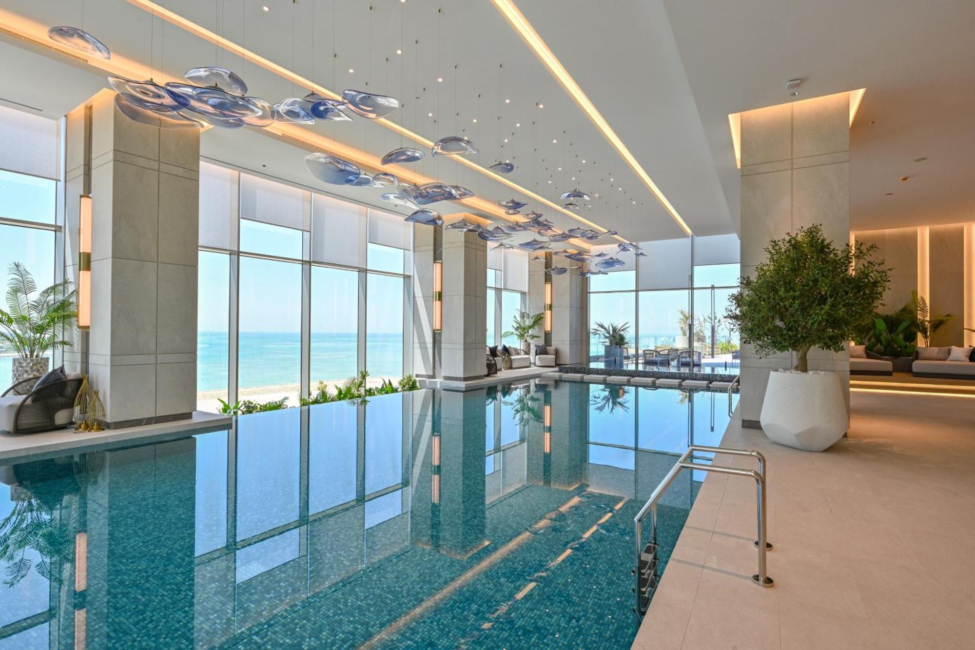 Onyx Rotana Hotel Al-Manamah Bagian luar foto The swimming pool at the hotel