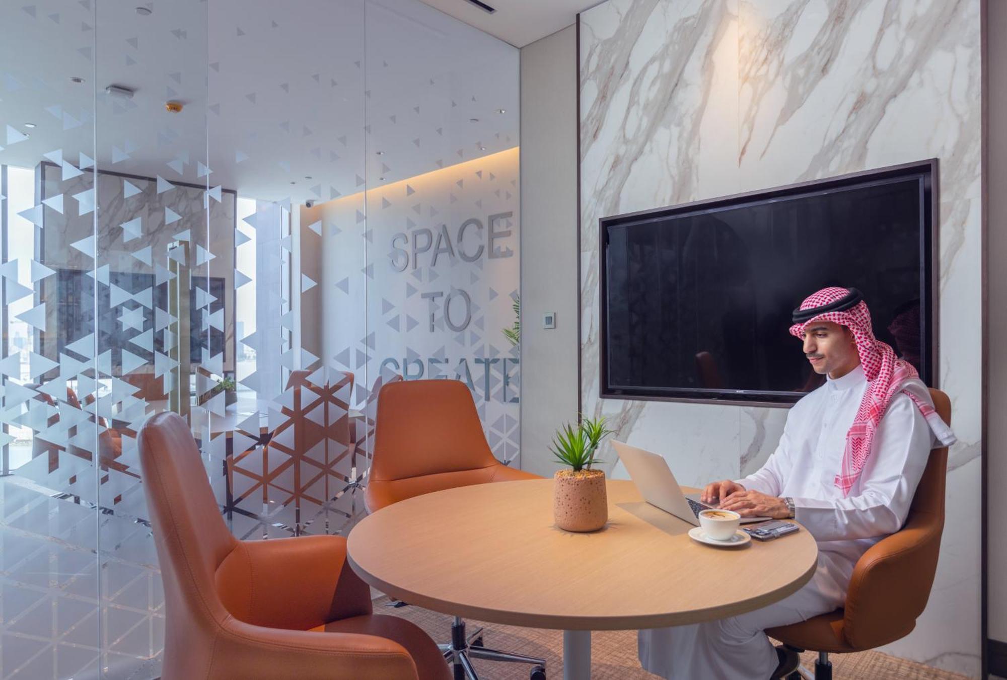 Onyx Rotana Hotel Al-Manamah Bagian luar foto A meeting room at the airport